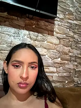 Snapshot of twohornys chatting on 13, 11, 2025 twohornys online show from 13, 11, 2025