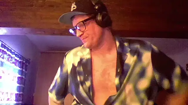 Bigthroaterboy online show from 26, 12, 2024