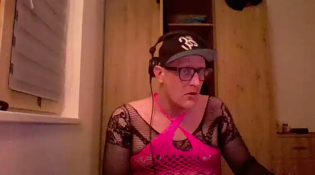 Bigthroaterboy online show from 8, 2, 2025