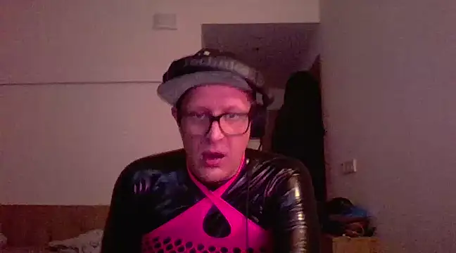 Bigthroaterboy online show from 11, 3, 2025