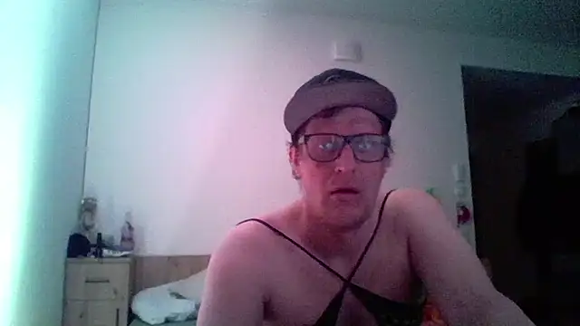 Bigthroaterboy online show from 5, 4, 2026