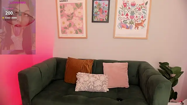 Melissa Koster online show from 8, 10, 2025