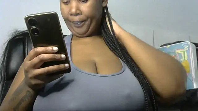 Snapshot of NippleMilkXx chatting on 6, 5, 2026 NippleMilkXx online show from 6, 5, 2026