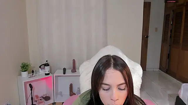 shanakendal2 online show from 22, 3, 2025