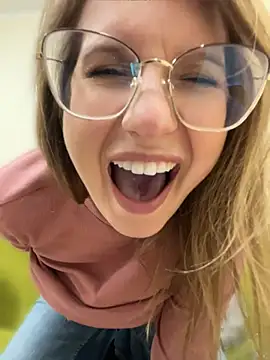 Snapshot of Vanilladreams chatting on 9, 4, 2026 Vanilladreams online show from 9, 4, 2026