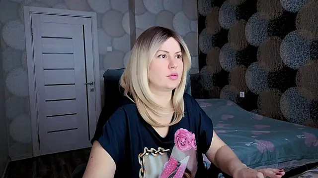 Snapshot of natusik chatting on 4, 12, 2024 natusik online show from 4, 12, 2024