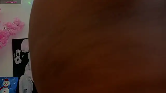 Snapshot of KilyetVera3x chatting on 4, 12, 2025 KilyetVera3x online show from 4, 12, 2025