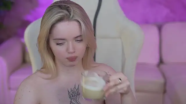 Cassy-Celestial  online show from 1, 2, 2025