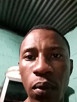 Snapshot of HandsomeBuoyy21 chatting on 14, 4, 2026 HandsomeBuoyy21 online show from 14, 4, 2026