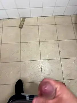 Snapshot of _themask_ chatting on 23, 10, 2025  themask  online show from 23, 10, 2025