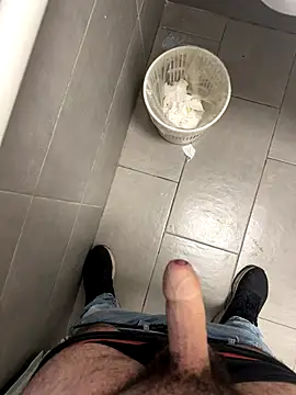 Snapshot of _themask_ chatting on 30, 10, 2025  themask  online show from 30, 10, 2025