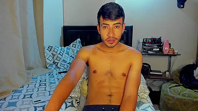 Snapshot of tom_thick chatting on 17, 12, 2024 tom thick online show from 17, 12, 2024