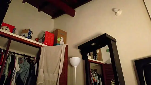 Snapshot of tom_thick chatting on 12, 10, 2025 tom thick online show from 12, 10, 2025