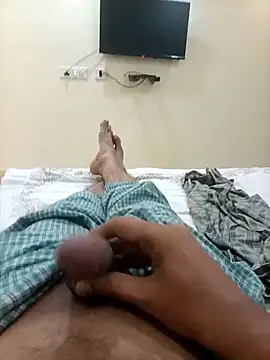 AUNTY1984 online show from 2, 6, 2026