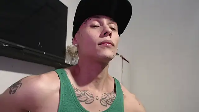 Snapshot of bix_couples chatting on 4, 11, 2025 bix couples online show from 4, 11, 2025