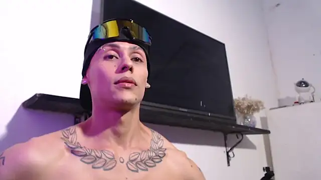 Snapshot of bix_couples chatting on 8, 11, 2025 bix couples online show from 8, 11, 2025