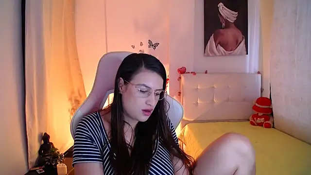 esmeraldaa230 online show from 1, 3, 2025