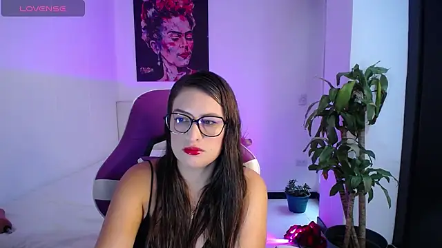 esmeraldaa230 online show from 14, 11, 2025