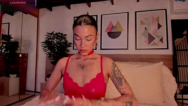 LunaRuso online show from 6, 6, 2026
