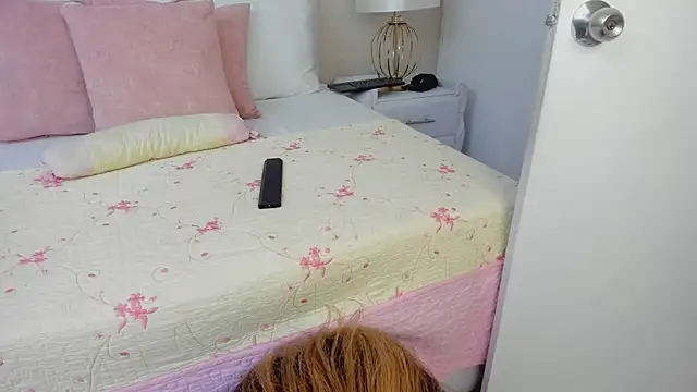 Valeriasaenzz  online show from 7, 2, 2025