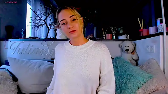 Snapshot of _JuliaSpace_ chatting on 12, 12, 2024 JuliaSpace online show from 12, 12, 2024