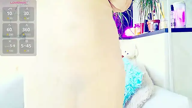 Snapshot of _JuliaSpace_ chatting on 15, 11, 2025 JuliaSpace online show from 15, 11, 2025