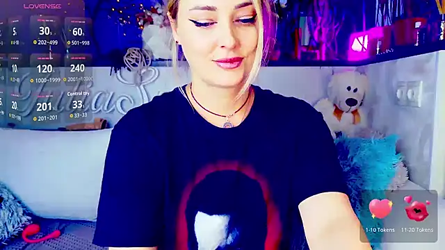 Snapshot of _JuliaSpace_ chatting on 15, 12, 2025 JuliaSpace online show from 15, 12, 2025