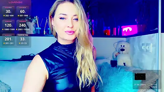 Snapshot of _JuliaSpace_ chatting on 3, 2, 2026 JuliaSpace online show from 3, 2, 2026