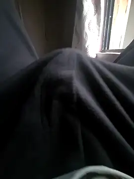 Snapshot of Yours1311 chatting on 30, 10, 2025 Yours1311 online show from 30, 10, 2025