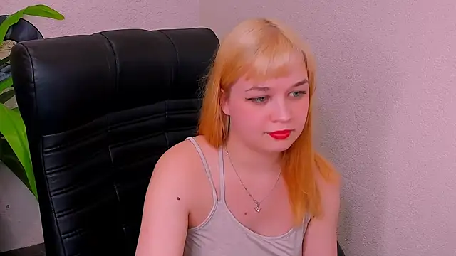 AlicePopsy online show from 8, 3, 2025