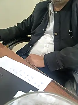 Snapshot of Hot-man39 chatting on 4, 12, 2025 Hot-man39 online show from 4, 12, 2025