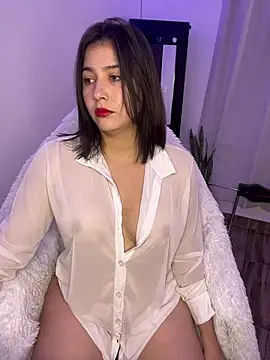 BellaNaye  online show from 28, 2, 2025