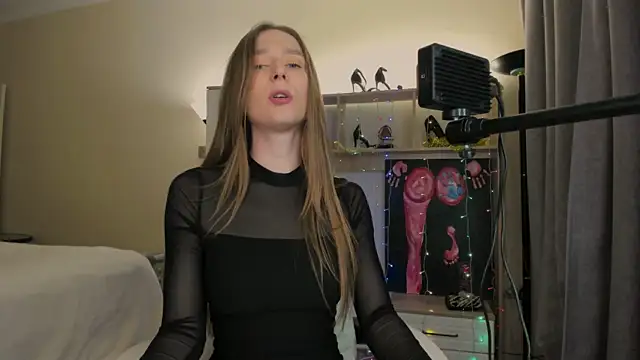 CharlotteWells online show from 10, 1, 2025