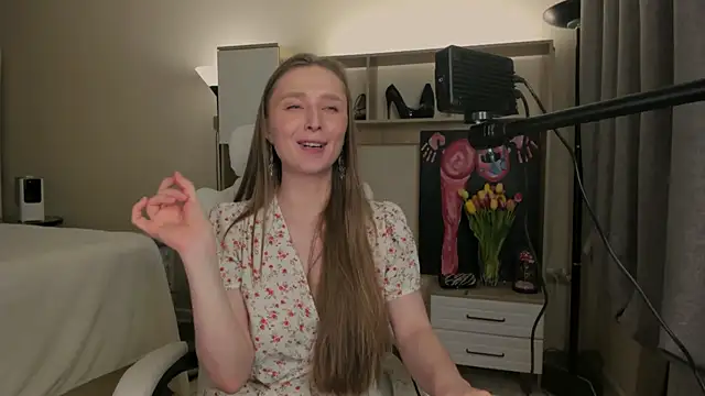 Snapshot of CharlotteWells chatting on 10, 3, 2025 CharlotteWells online show from 10, 3, 2025