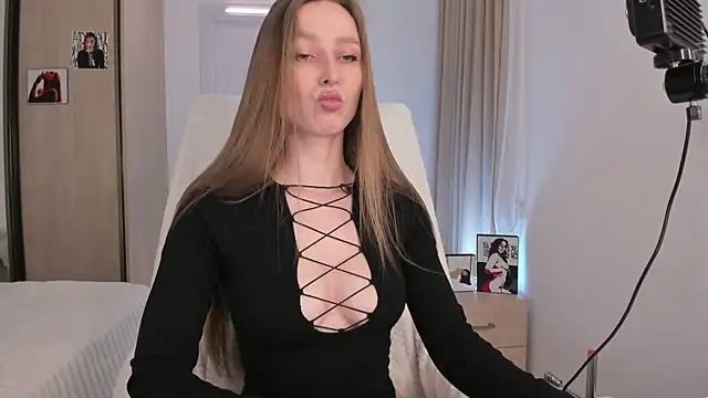 CharlotteWells online show from 20, 12, 2025