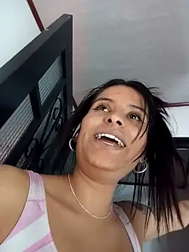 Snapshot of _elektrah chatting on 4, 10, 2025  elektrah online show from 4, 10, 2025