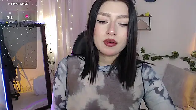 mily thomson b  online show from 25, 11, 2025