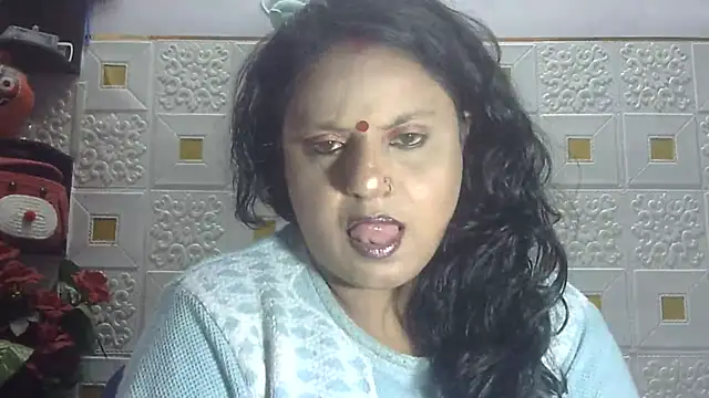 Sexy komolika online show from 2, 3, 2025