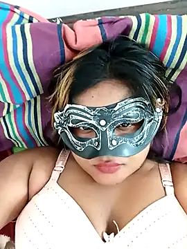 littlequeen77 online show from 9, 1, 2025