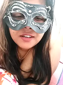 littlequeen77 online show from 20, 2, 2025