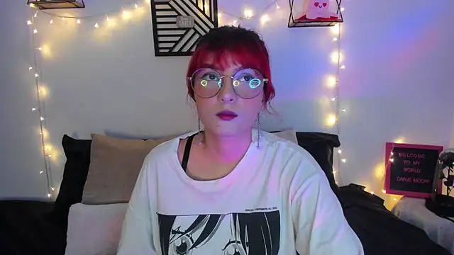 Dafne Moon online show from 3, 1, 2025