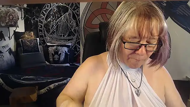 Snapshot of TittenMichelle chatting on 3, 7, 2026 TittenMichelle online show from 3, 7, 2026