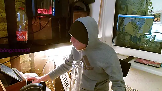 Snapshot of BongChannel chatting on 2, 1, 2025 BongChannel online show from 2, 1, 2025