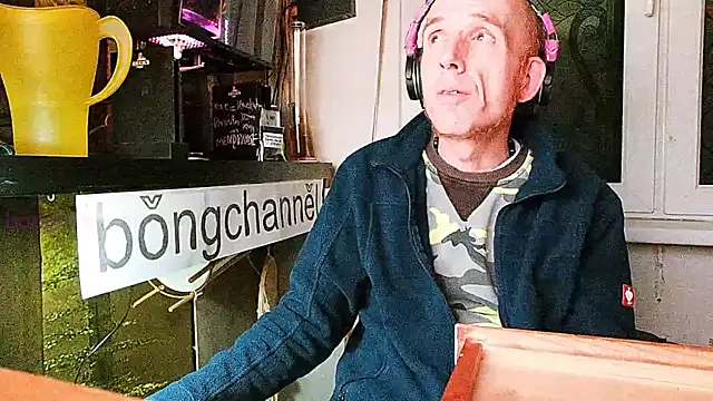 Snapshot of BongChannel chatting on 26, 1, 2025 BongChannel online show from 26, 1, 2025