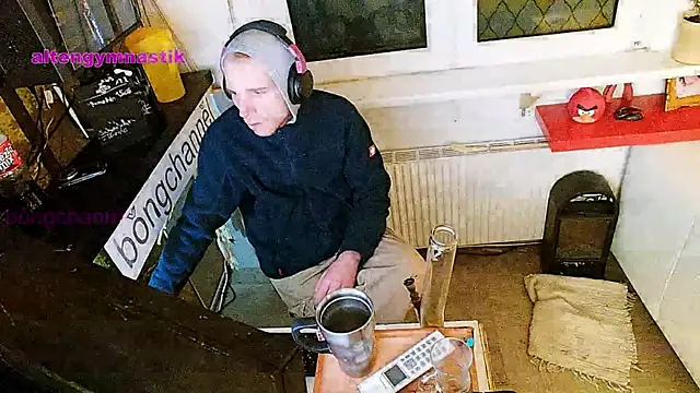 Snapshot of BongChannel chatting on 3, 2, 2025 BongChannel online show from 3, 2, 2025