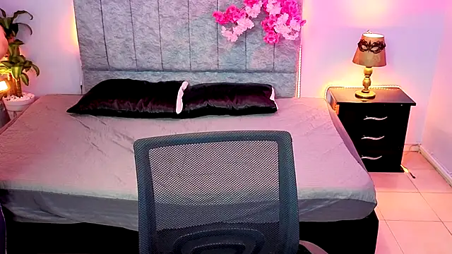 Snapshot of Lana_stone_ chatting on 11, 10, 2025 Lana stone online show from 11, 10, 2025