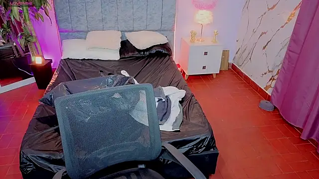 Lana stone  online show from 13, 2, 2026