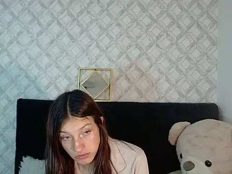 Emma-Wilson online show from 5, 12, 2025