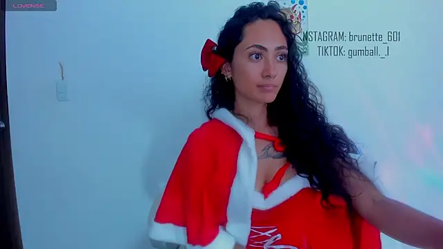 Snapshot of paula_brunette chatting on 24, 12, 2024 paula brunette online show from 24, 12, 2024