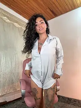 Snapshot of paula_brunette chatting on 19, 11, 2025 paula brunette online show from 19, 11, 2025